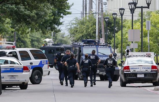 Tres policías muertos en tiroteo en Baton Rouge, EE.UU. Tres policías muertos en tiroteo en Baton Rouge, EE.UU.
