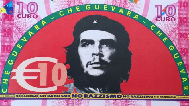 El pueblo italiano que les da billetes con el rostro del Che, Hugo Chávez y Marx a los inmigrantes El pueblo italiano que les da billetes con el rostro del Che, Hugo Chávez y Marx a los inmigrantes