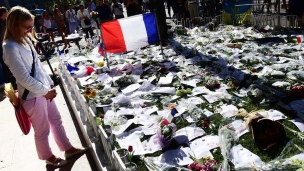 Estado Islámico se adjudica el ataque que dejó al menos 84 muertos en Niza Estado Islámico se adjudica el ataque que dejó al menos 84 muertos en Niza