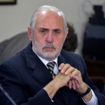 Abbott obligado a disfrazarse de duro: 