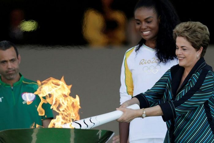 Gobierno brasileño invita a Rousseff y a Lula a inauguración de los Juegos Olímpicos Gobierno brasileño invita a Rousseff y a Lula a inauguración de los Juegos Olímpicos