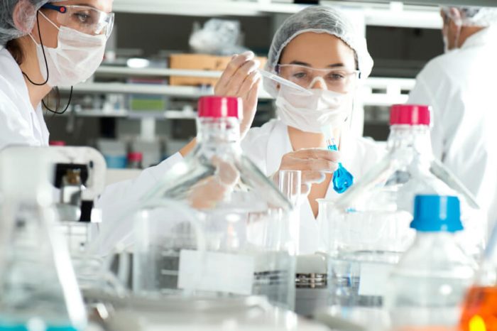 Mujeres en Ciencia: hacia un cambio de paradigma Mujeres en Ciencia: hacia un cambio de paradigma