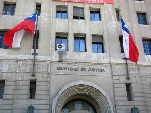Coronel de Gendarmería cuya pensión fue objetada por Contraloría ahora es asesor de la ministra Javiera Blanco Coronel de Gendarmería cuya pensión fue objetada por Contraloría ahora es asesor de la ministra Javiera Blanco