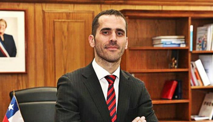 Subsecretario de Justicia ofició a contralor para que no hubiera tope en millonarias jubilaciones de Gendarmería Subsecretario de Justicia ofició a contralor para que no hubiera tope en millonarias jubilaciones de Gendarmería