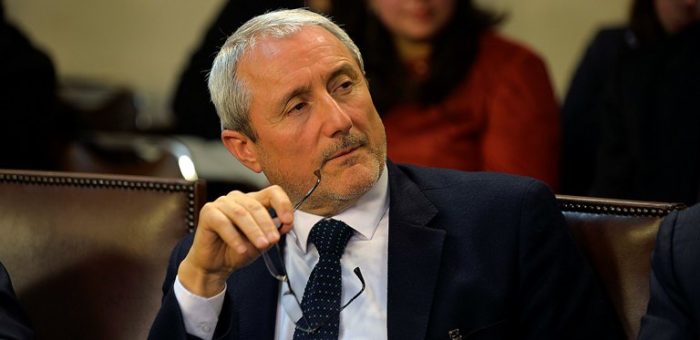 Aldo Valle, vicepresidente del Cruch: “En la práctica se consolidará el mercado privado transfiriendo mayores recursos públicos a ese sector” Aldo Valle, vicepresidente del Cruch: “En la práctica se consolidará el mercado privado transfiriendo mayores recursos públicos a ese sector”