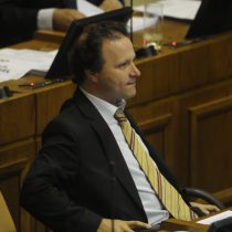 Vicepresidente del Senado acusa a Valente de mentir por ley de pago a 30 días y el ministro se defiende