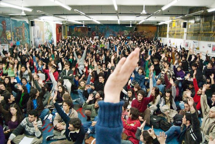 Democracia estudiantil: tomas, asambleas y ruptura Democracia estudiantil: tomas, asambleas y ruptura