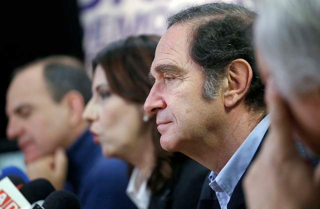 A la derecha también se le cayó el muro A la derecha también se le cayó el muro
