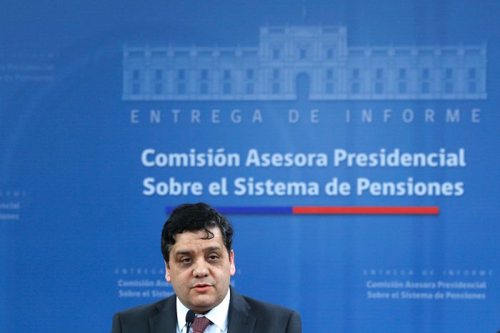 Presidente de la comisión para mejorar el sistema de pensiones: el sistema de las FF.AA. es “un insulto” Presidente de la comisión para mejorar el sistema de pensiones: el sistema de las FF.AA. es