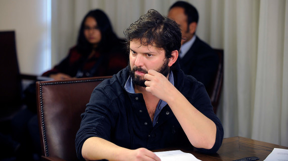 El trolleo en “spanglish” de Gabriel Boric a Patricio Navia en Twitter El trolleo en