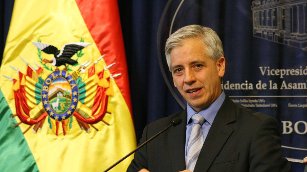 Gobierno boliviano afirma que construye un país militarmente fuerte Gobierno boliviano afirma que construye un país militarmente fuerte