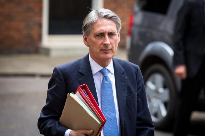 Nueva primera ministra británica nombra a Philip Hammond como ministro de Economía Nueva primera ministra británica nombra a Philip Hammond como ministro de Economía