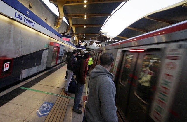 Este domingo Metro suspenderá servicio de Línea 4 entre Tobalaba y Grecia a partir de las 21 horas Este domingo Metro suspenderá servicio de Línea 4 entre Tobalaba y Grecia a partir de las 21 horas