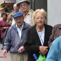 Diputados piden a la Superintendencia de Valores revocar cálculo que rebaja monto de pensiones