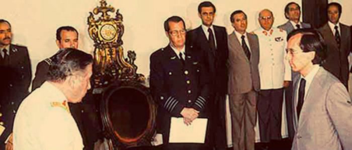 Las actas secretas de la Junta Militar sobre las AFP: hasta Pinochet desconfiaba de los privados