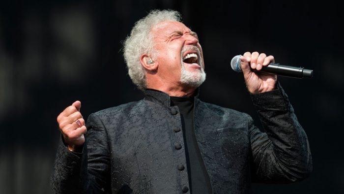 A los 75 años años y con las mejores críticas a su último álbum regresa a Chile Sir Tomas Jones A los 75 años años y con las mejores críticas a su último álbum regresa a Chile Sir Tomas Jones