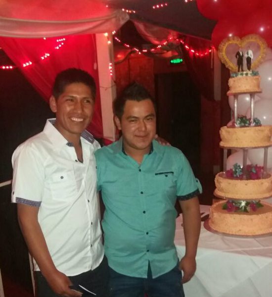 Pareja de bolivianos contrae Unión Civil: “En Bolivia tuvimos que escondernos. Aquí somos felices” Pareja de bolivianos contrae Unión Civil: