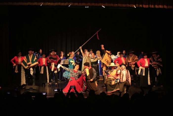 Ciclo de folclor celebrando los 30 años de la agrupación “GENCHI” en Teatro UDLA El Zócalo, 2 de agosto. Entrada liberada Ciclo de folclor celebrando los 30 años de la agrupación “GENCHI” en Teatro UDLA El Zócalo, 2 de agosto. Entrada liberada
