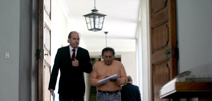 Alejandro Navarro dice que Iván Fuentes pecó de ingenuo «es como el Peter Russo de Patricio Walker» Alejandro Navarro dice que Iván Fuentes pecó de ingenuo