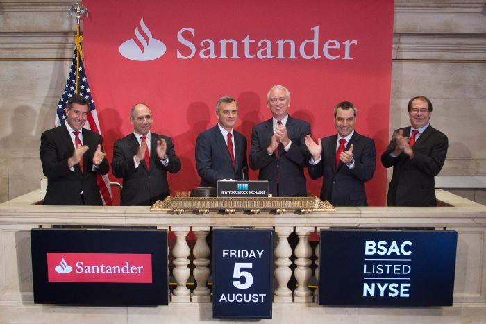 Ventas cortas de acciones de Santander Chile se disparan ante posibilidad que matriz venda paquete de acciones Ventas cortas de acciones de Santander Chile se disparan ante posibilidad que matriz venda paquete de acciones