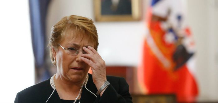 Bachelet cae al subterráneo político y pierde la mitad del apoyo histórico del progresismo Bachelet cae al subterráneo político y pierde la mitad del apoyo histórico del progresismo