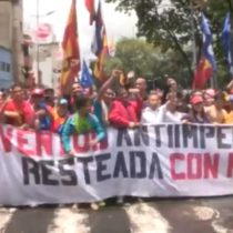 [VIDEO] Jóvenes chavistas marchan en apoyo a Maduro en el Día de la Juventud en Caracas