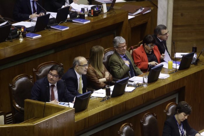 El rol del Estado y las comisiones de las AFP tensionan la interna del Gobierno sobre la reforma a las pensiones El rol del Estado y las comisiones de las AFP tensionan la interna del Gobierno sobre la reforma a las pensiones