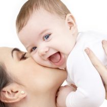 El valor de la lactancia materna desde el nacimiento en la salud del bebé