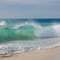 A vigilar las propiedades costeras: se viene el mar