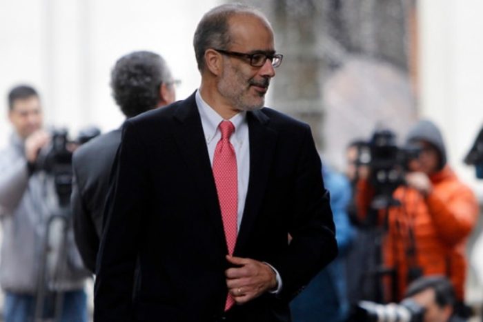 Valdés a full: miércoles se reúne con AFP para discutir reformas y por la tarde presenta su nuevo plan para regular industria financiera Valdés a full: miércoles se reúne con AFP para discutir reformas y por la tarde presenta su nuevo plan para regular industria financiera