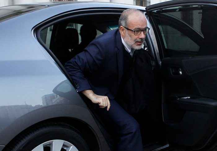 Valdés responde a José Piñera: «El tema de las pensiones se discute en serio, no por Twitter Valdés responde a José Piñera: