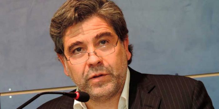 Rector de la UAH no se intimida tras «funa» y recibe el apoyo de otras universidades Rector de la UAH no se intimida tras