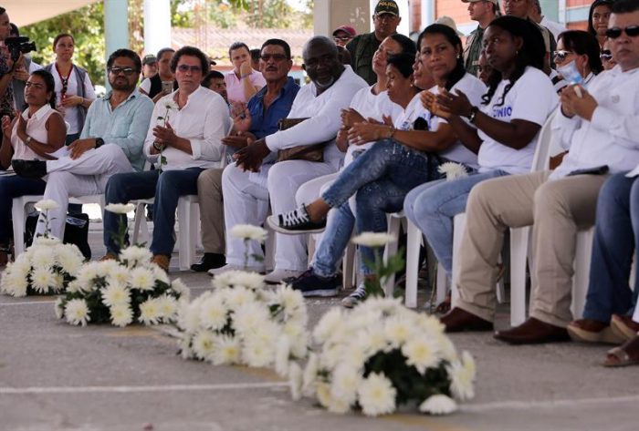 Víctimas relatan a jefes de las FARC matanza cometida por sus hombres Víctimas relatan a jefes de las FARC matanza cometida por sus hombres