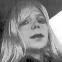 Chelsea Manning, el exsoldado condenado a 35 años de cárcel en EE.UU. por filtración de WikiLeaks, podrá someterse a una operación de cambio de sexo