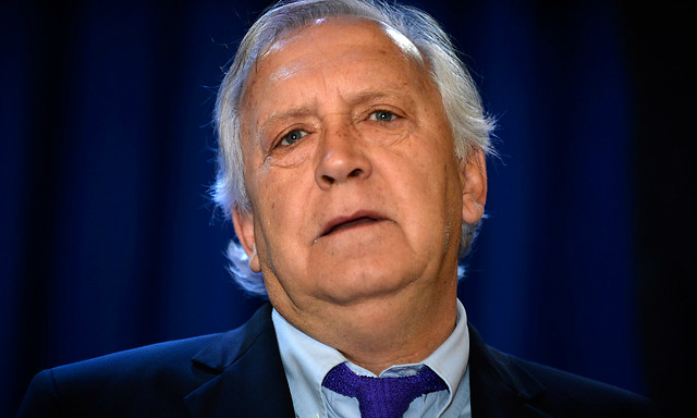 Burgos se autoflagela por haber sido ministro de Bachelet Burgos se autoflagela por haber sido ministro de Bachelet
