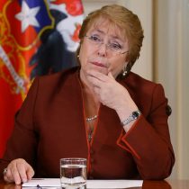 Sancionan a Qué Pasa por publicar escuchas telefónicas que aluden a Bachelet
