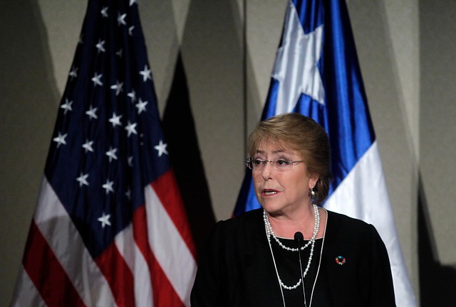 Ley de glaciares de Bachelet: realismo con renuncia