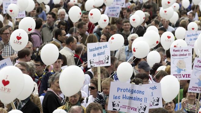 Bélgica se convierte en el primer país en practicar la eutanasia a un menor