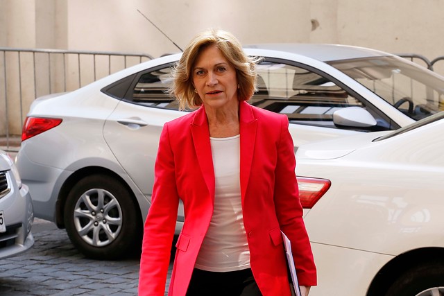 Matthei contra las prostitutas: «Iremos edificio por edificio para erradicar esta práctica» Matthei contra las prostitutas: