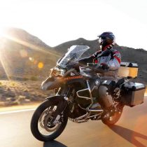 Cascos inteligentes y ABS: Las motos incorporan más seguridad activa