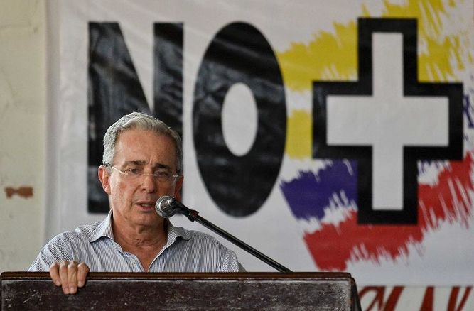 Uribe envía mensaje a Chile: 