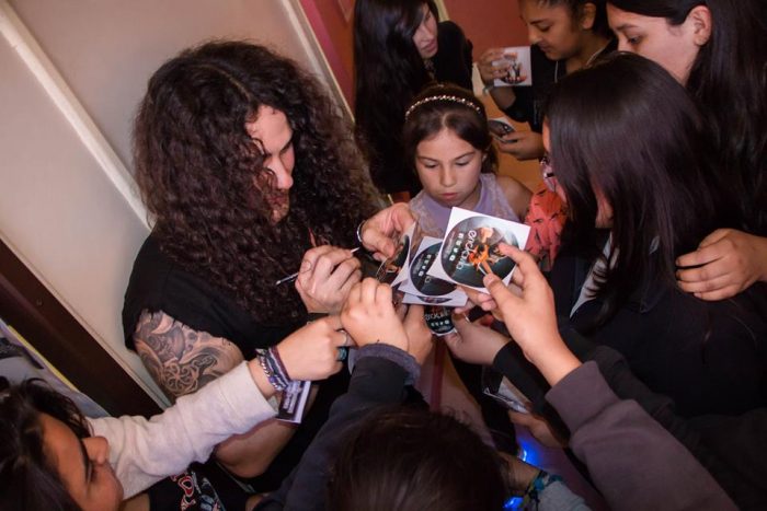 Sellos independientes inundan de rock colegios de Santiago Sellos independientes inundan de rock colegios de Santiago