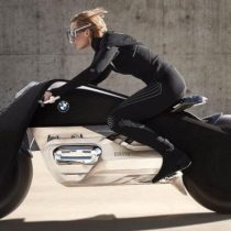Así es la motocicleta del futuro, según BMW: sin casco, sin caídas y sin emisiones
