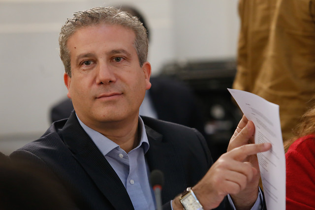 Reúnen firmas para solicitar expulsión de Ricardo Rincón de la DC Reúnen firmas para solicitar expulsión de Ricardo Rincón de la DC