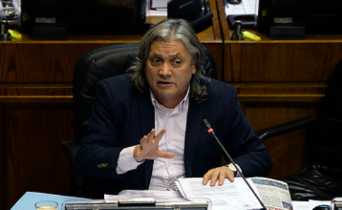 Senador Navarro por tramitación de ley exprés: «Mi voto no está disponible para permitir votar en dos lugares distintos» Senador Navarro por tramitación de ley exprés: