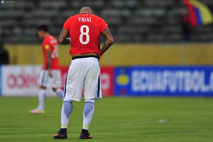 Chile juega irreconocible y pierde 3 a 0 con Ecuador Chile juega irreconocible y pierde 3 a 0 con Ecuador