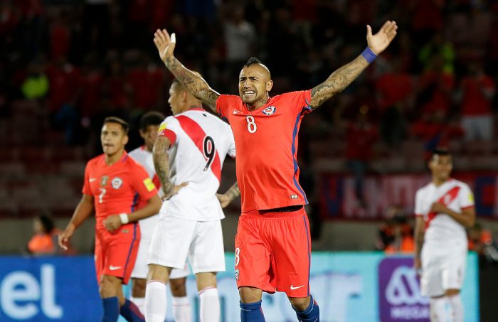 El retorno del Rey: Vidal anota dos goles y mantiene con vida a Chile El retorno del Rey: Vidal anota dos goles y mantiene con vida a Chile