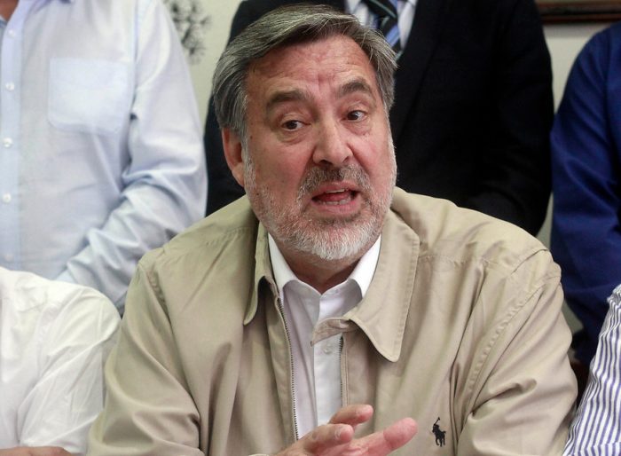Guillier habla en tono de candidato y pide que «esta vez corran cabezas» en caso del padrón Guillier habla en tono de candidato y pide que