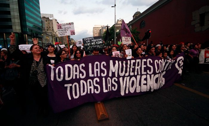 #NiUnaMenos: Miles de personas marchan a lo largo de Chile en contra de la violencia hacia las mujeres #NiUnaMenos: Miles de personas marchan a lo largo de Chile en contra de la violencia hacia las mujeres