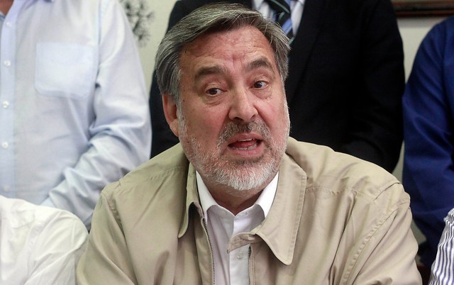 Guillier le pone presión a La Moneda: «Hay una intuición que muchos comparten» de que el gobierno se inclina por Lagos Guillier le pone presión a La Moneda: